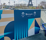 Olympischer Look der Wasserstofftankstelle am Place de l'Alma im Herzen von Paris. (© Air Liquide)