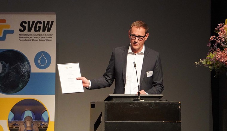 Markus Küng, der den SVGW-Vorstand die letzten Jahre präsidierte, wurde an der Jahresversammlung zum SVGW-Ehrenmitglied ernannt. (Bild: SVGW)