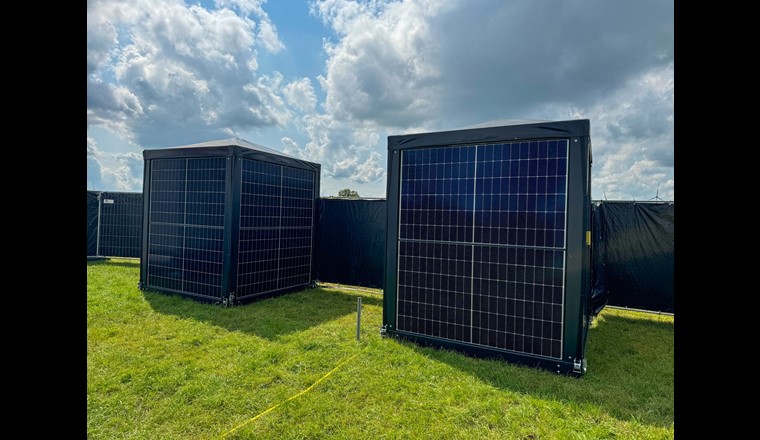 Die Solar-Cubes zeigen, wie erneuerbare Energiequellen über genutzt werden können. (© GP JOULE)