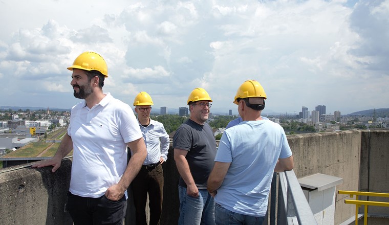 Im wahrsten Sinne des Wortes Höhepunkt der ERFA im HHKW Aubrugg: Besuch auf dem Dach mit Blick nach Zürich.