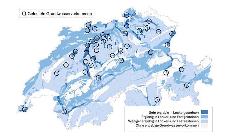 Fig. 3 Situation des 42 gisements testés dans des aquifères de roches meubles de différents niveaux de productivité en Suisse. Classes de productivité dérivées de [15] à l'échelle de vue d'ensemble selon [3].