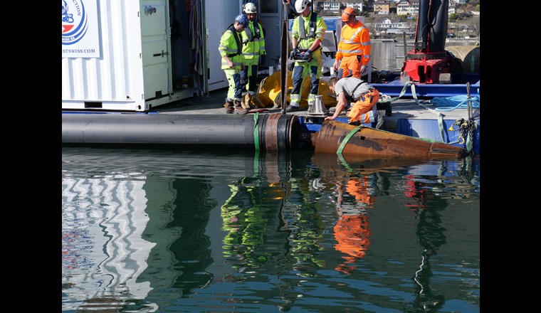 Das Seewasser wird über zwei Seeleitungen in 20 und 30 m Tiefe gefasst und zum Pumpwerk in Nidau befördert. (© ESB)